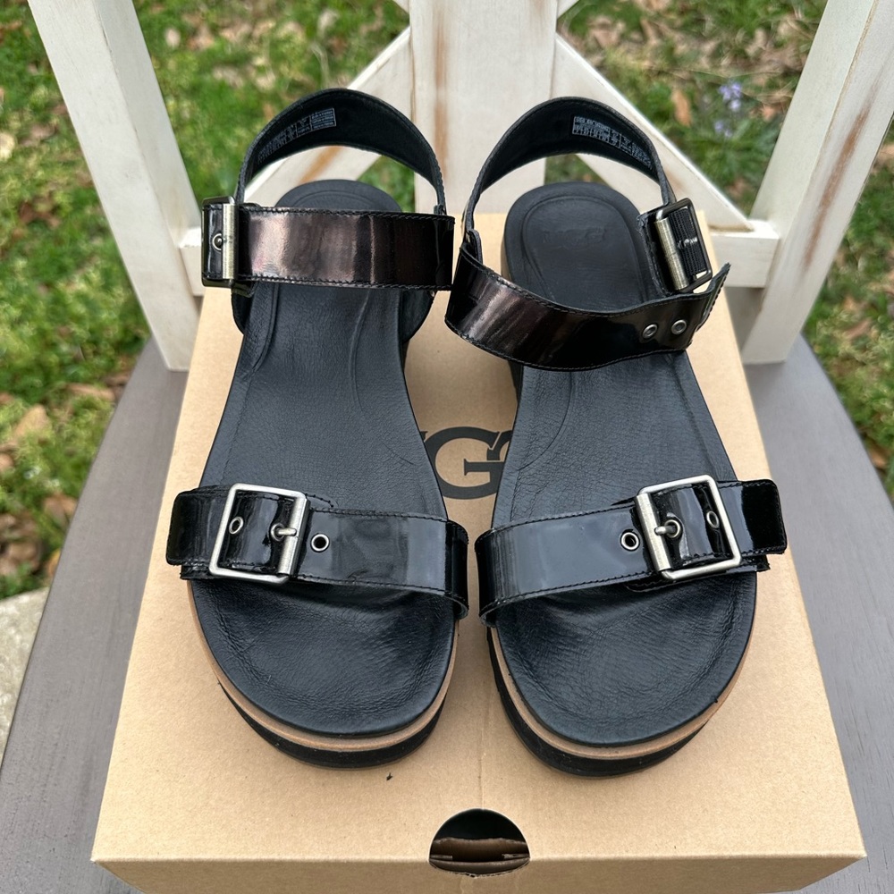Black UGG Platform sandal. Only wore a few times.
